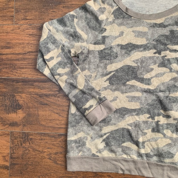 Camo pullover - Picture 3 of 3